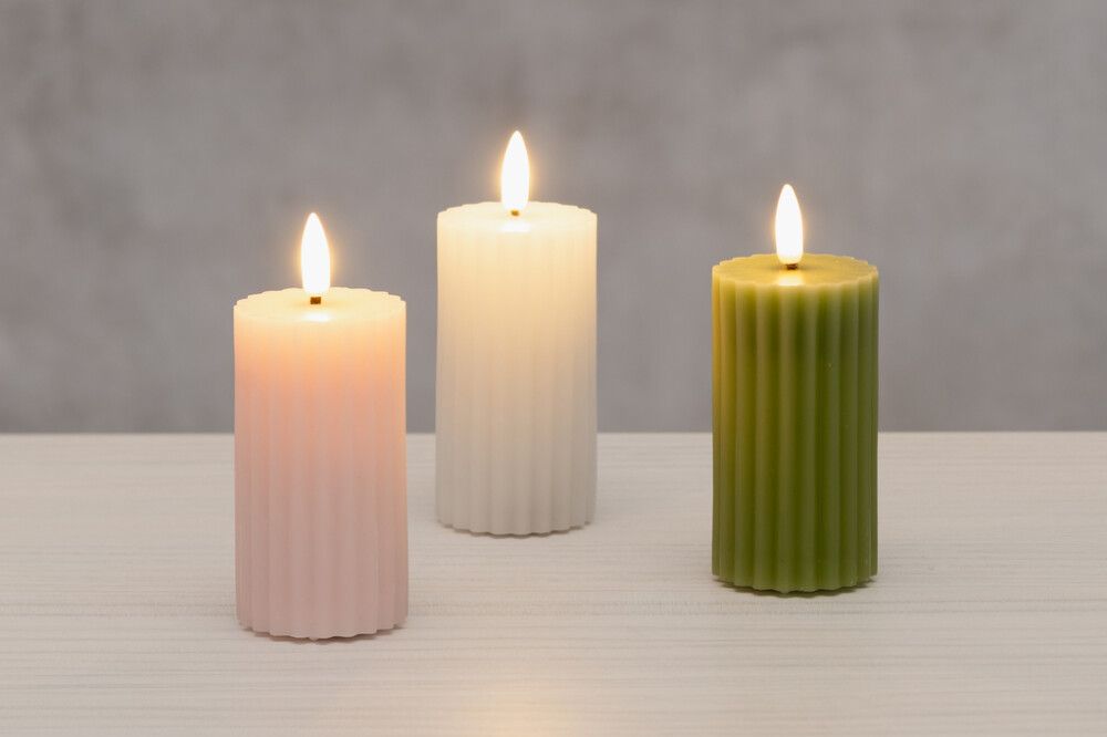 LED-pöytäkynttilä rihlattu lajitelma