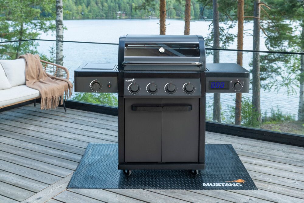KAASUGRILLI MUSTANG CHARLESTON 4+1