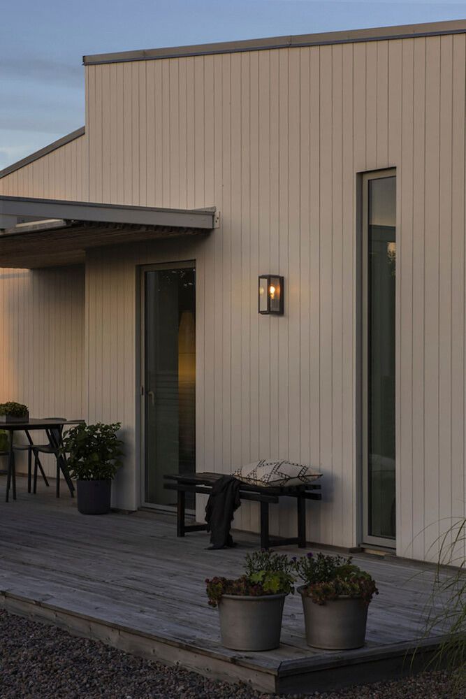 Ulkoseinävalaisin Konstsmide Carpi Musta/Messinki