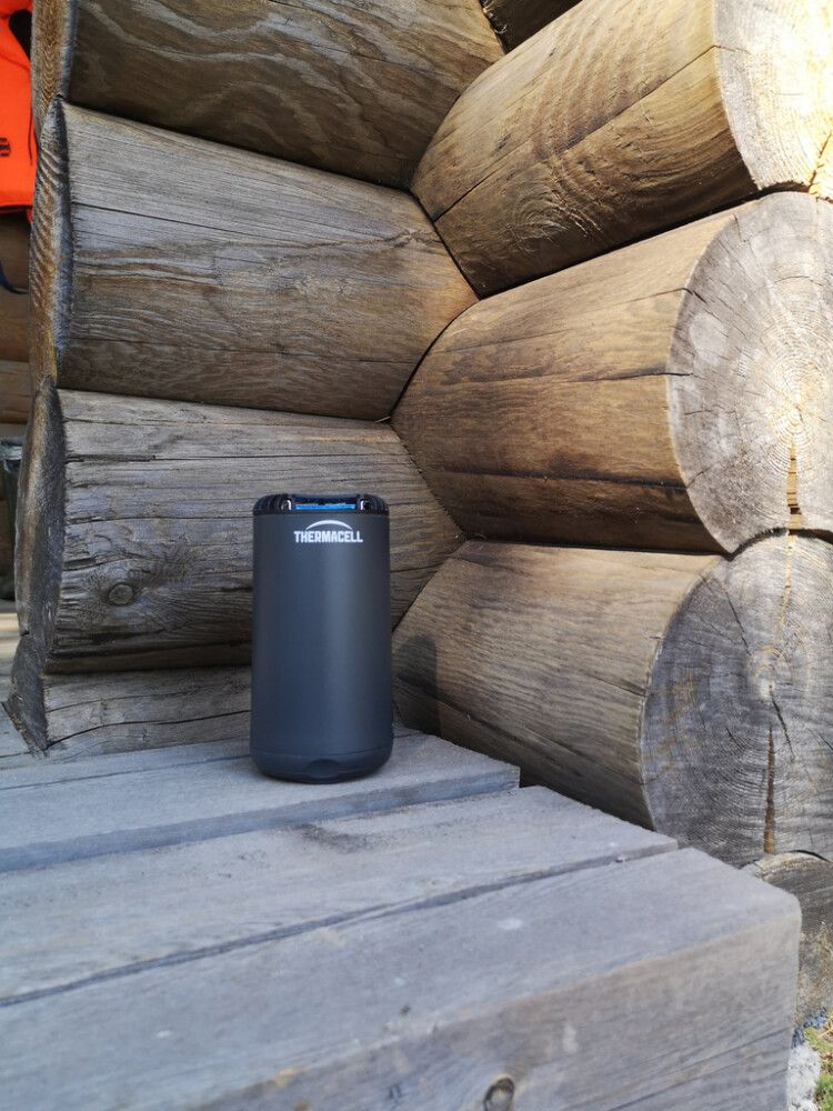 Hyttystorjuntalaite Thermacell Mini Halo grafiitinharmaa