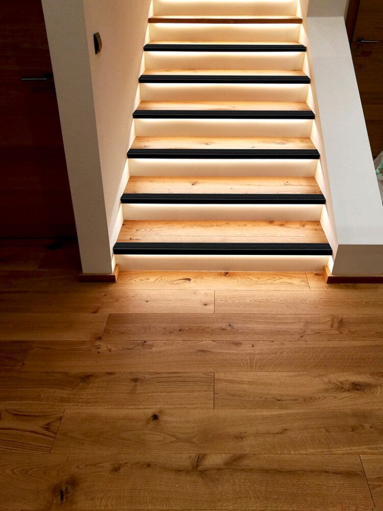 Porraslista Eglo Musta 1 m