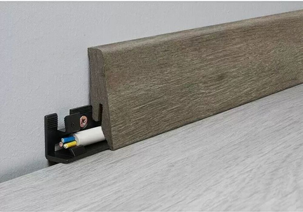 Jalkalista Logoclic K58 Tammi Tyri 18 x 58 x 2600 mm