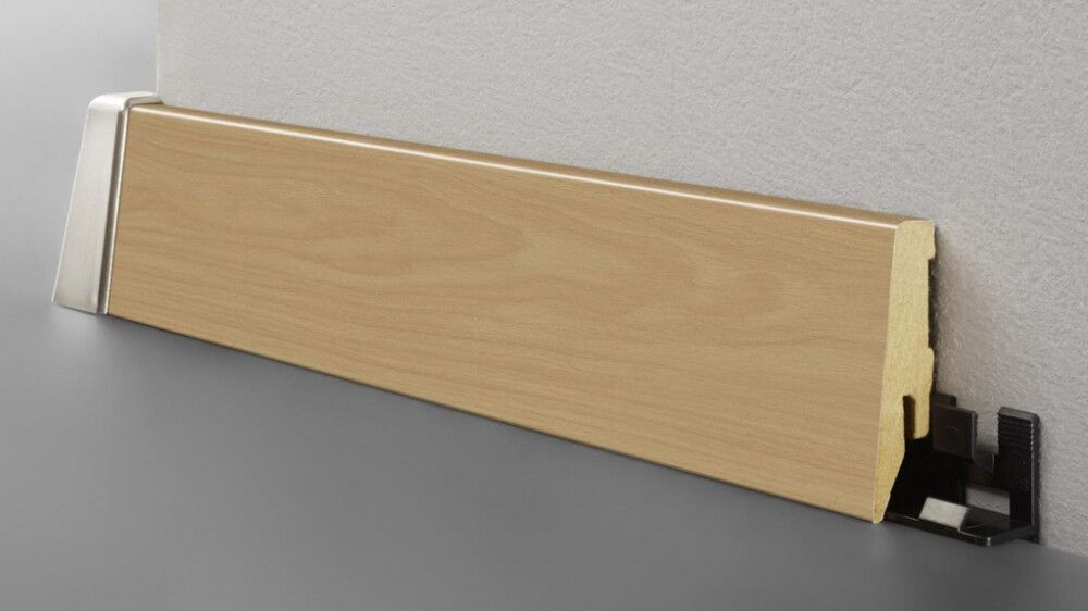 Jalkalista Logoclic Pyökki Engleria 18 x 58 x 2600 mm