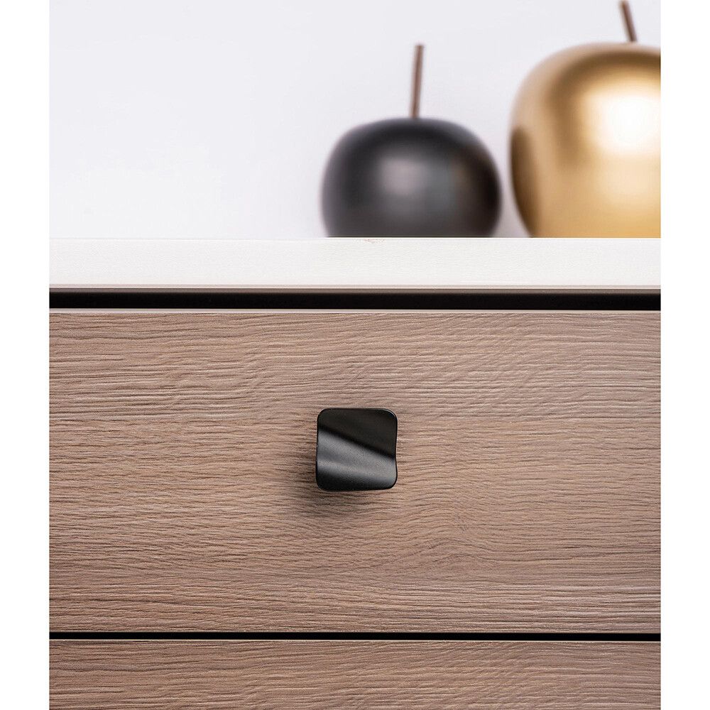 Nuppi REI mattamusta 32 mm