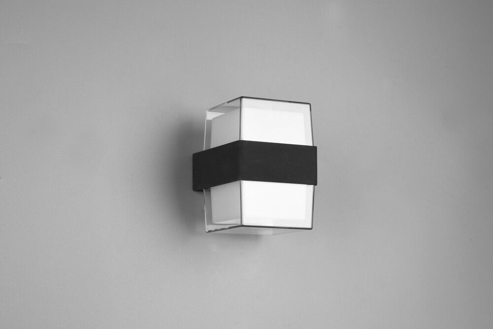 Ulkoseinävalaisin Trio Molina