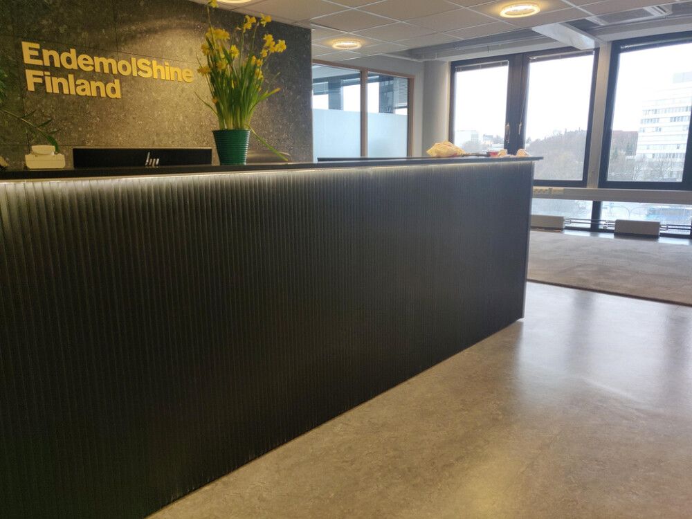 Sisustuspaneeli Siparila VIRE Mattamusta 15 x 90 x 3600 mm