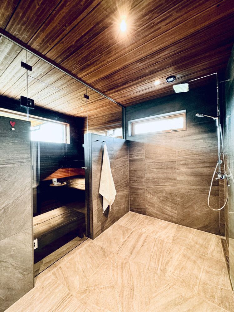 Sisäpaneeli Siparila Kaski lämpömänty 17 x 92 x 2050 mm