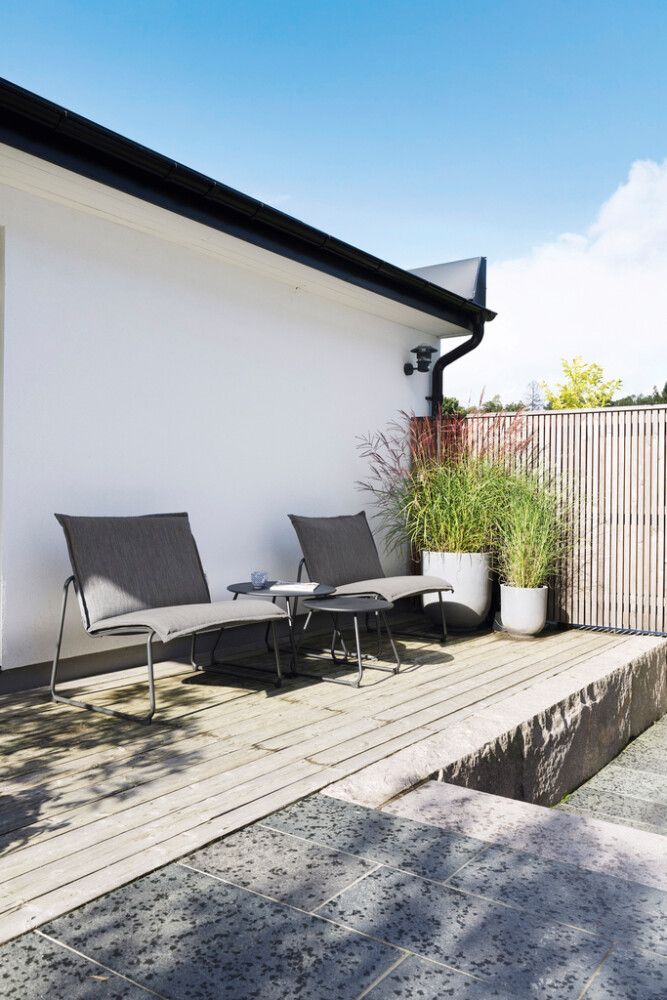 Lepotuoli Sunfun Saara musta