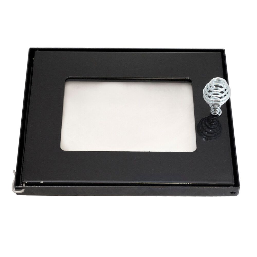 Lasiluukku Misa Musta