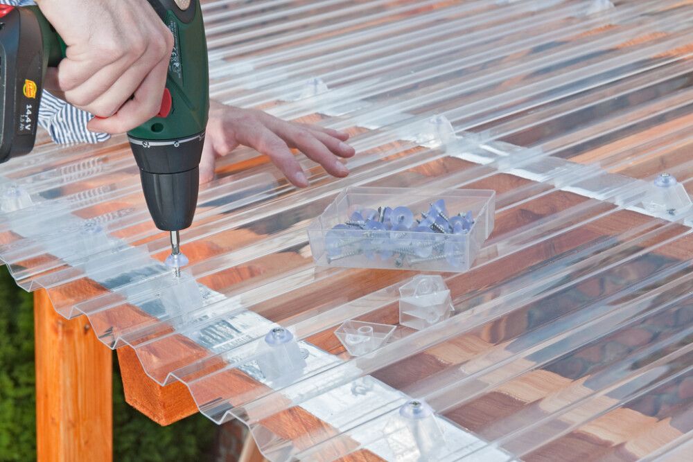 Valokate Gutta PC makro trapetsi-profiili pronssi 0,8 x 1045 x 3000 mm