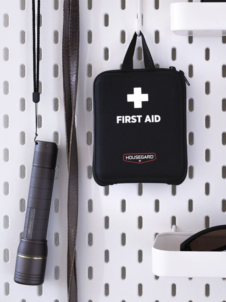 Ensiapulaukku Housegard Compact 32-os.