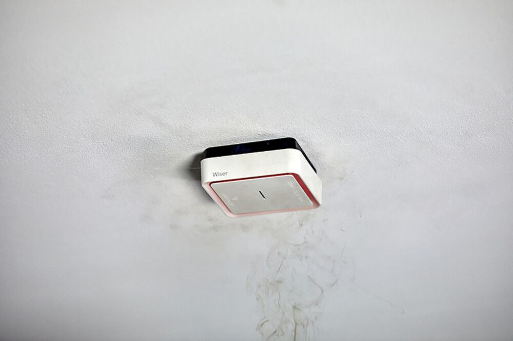 Älypalovaroitin Schneider Electric Wiser valkoinen 230V