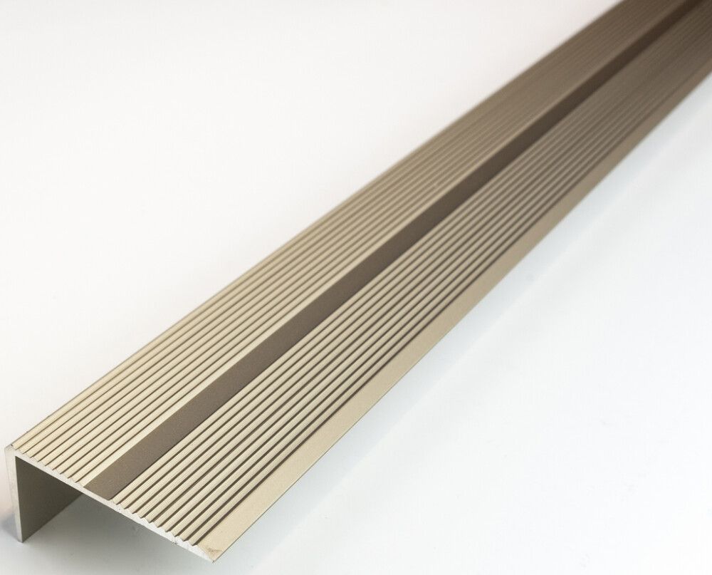 Askelkulmalista Dione 42 x 22 mm rihlattu reiätön pronssi