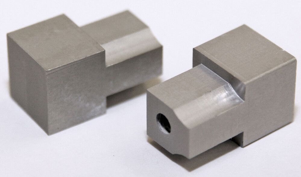 Laattalistan Kulmapala Dione Neliö  Hopea-anodisoitu 10 mm