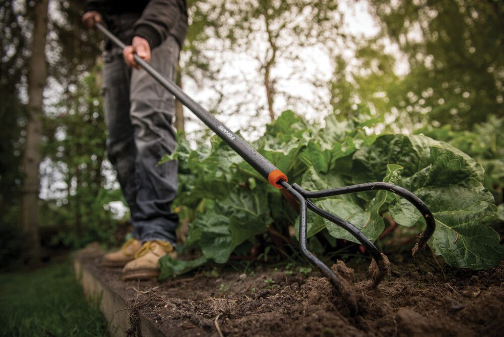 MÖYHENNYSKUOKKA FISKARS SOLID