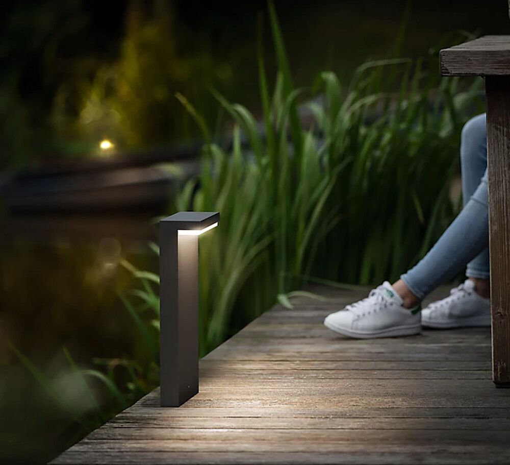 Pylväsvalaisin Philips Bustan