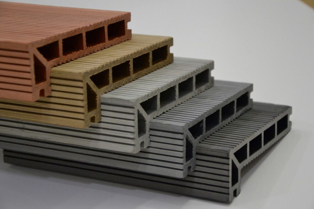 Komposiitti L-lista PolarDeck WPC Syvänne 24 x 44 x 184 x 4000 mm tummanharmaa