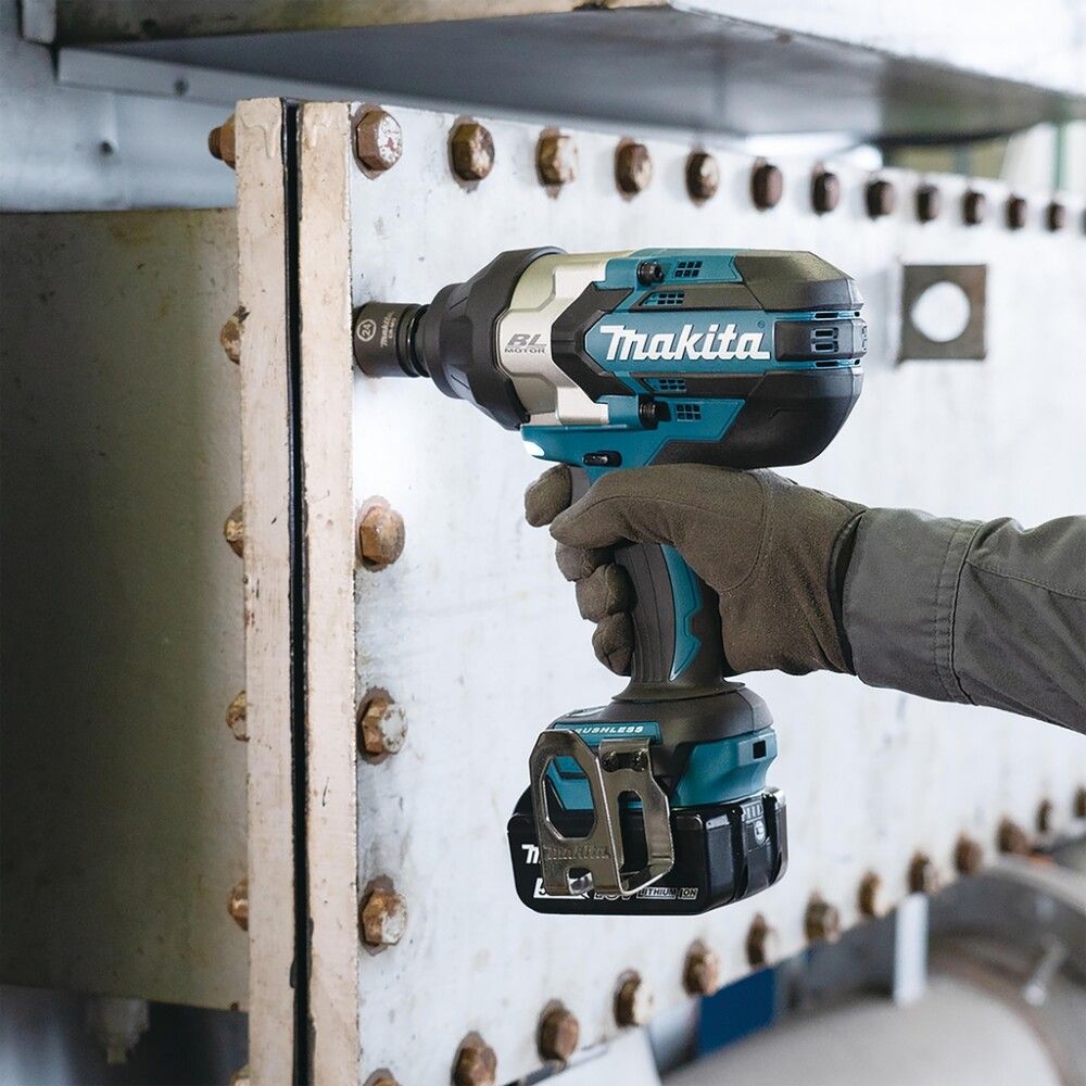 Iskevä mutterinväännin Makita LXT DTW1004Z