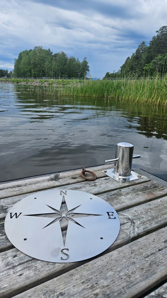 Kompassiruusu 30 cm hopea