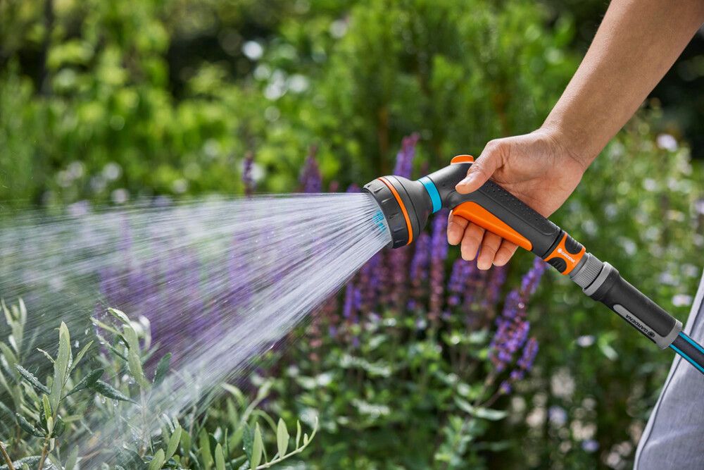 Kastelupistoolisetti Gardena Classic monitoimi