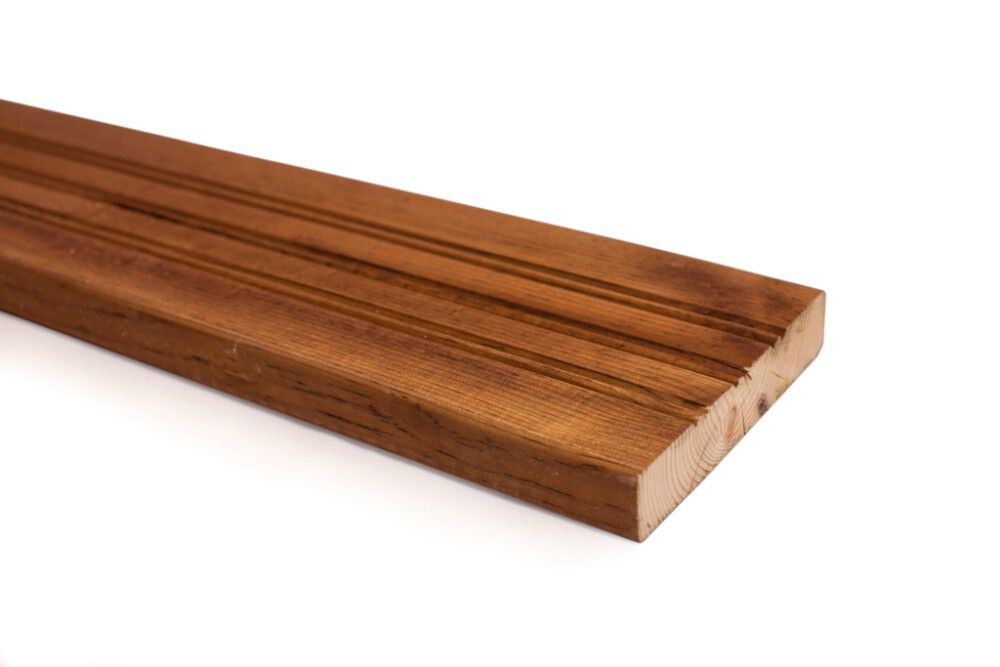 SUORATOIMITUSTUOTE Terassilauta kyllästetty ruskea 28 x 145 mm AB uritettu (per metri)