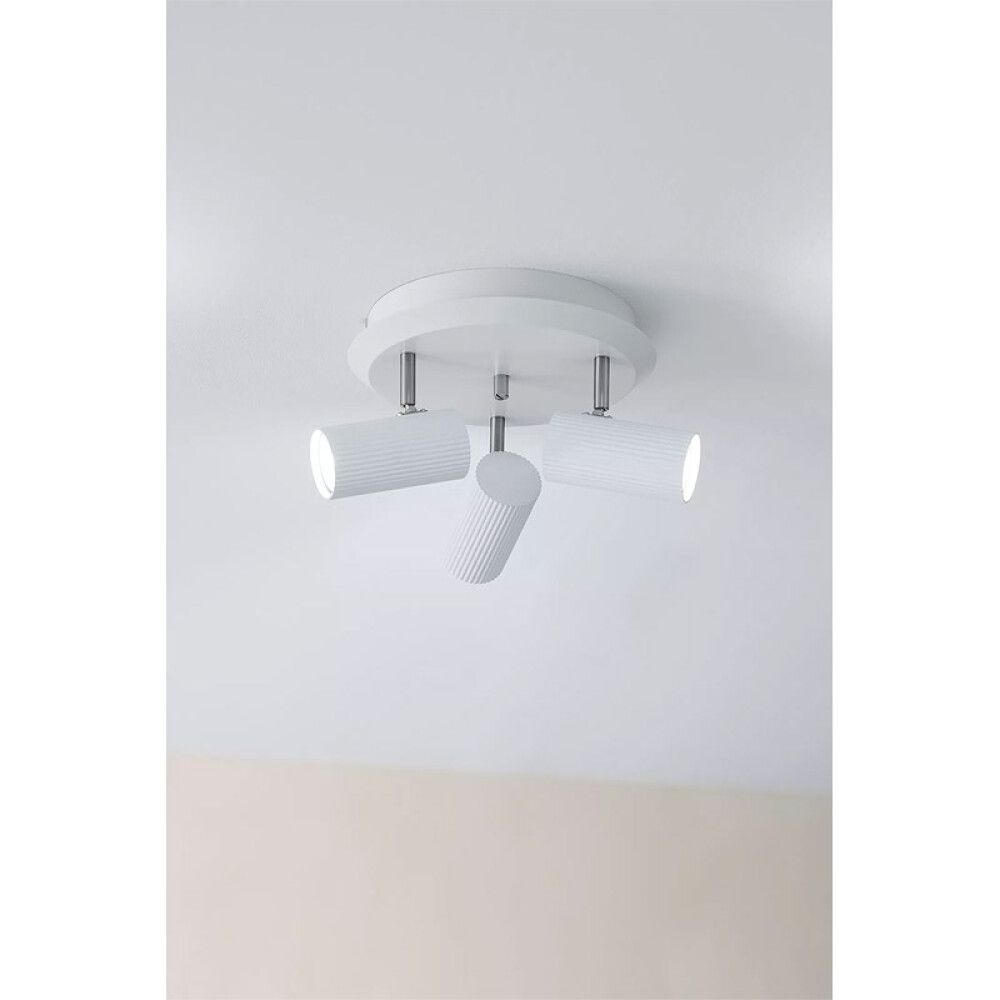 Spottivalaisin Markslöjd Costilla 3-osainen Valkoinen