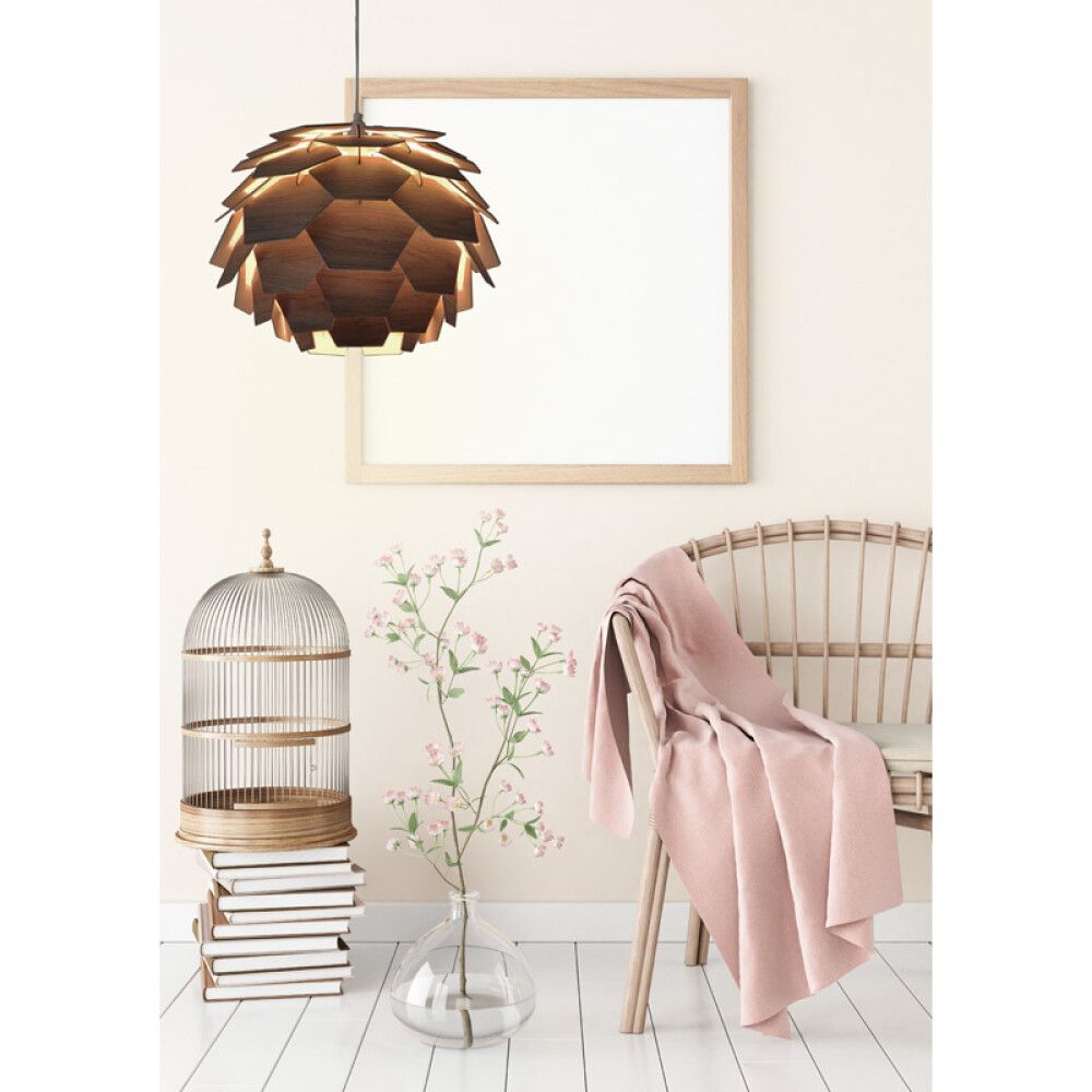 Riippuvalaisin Aneta Carpatica Puu