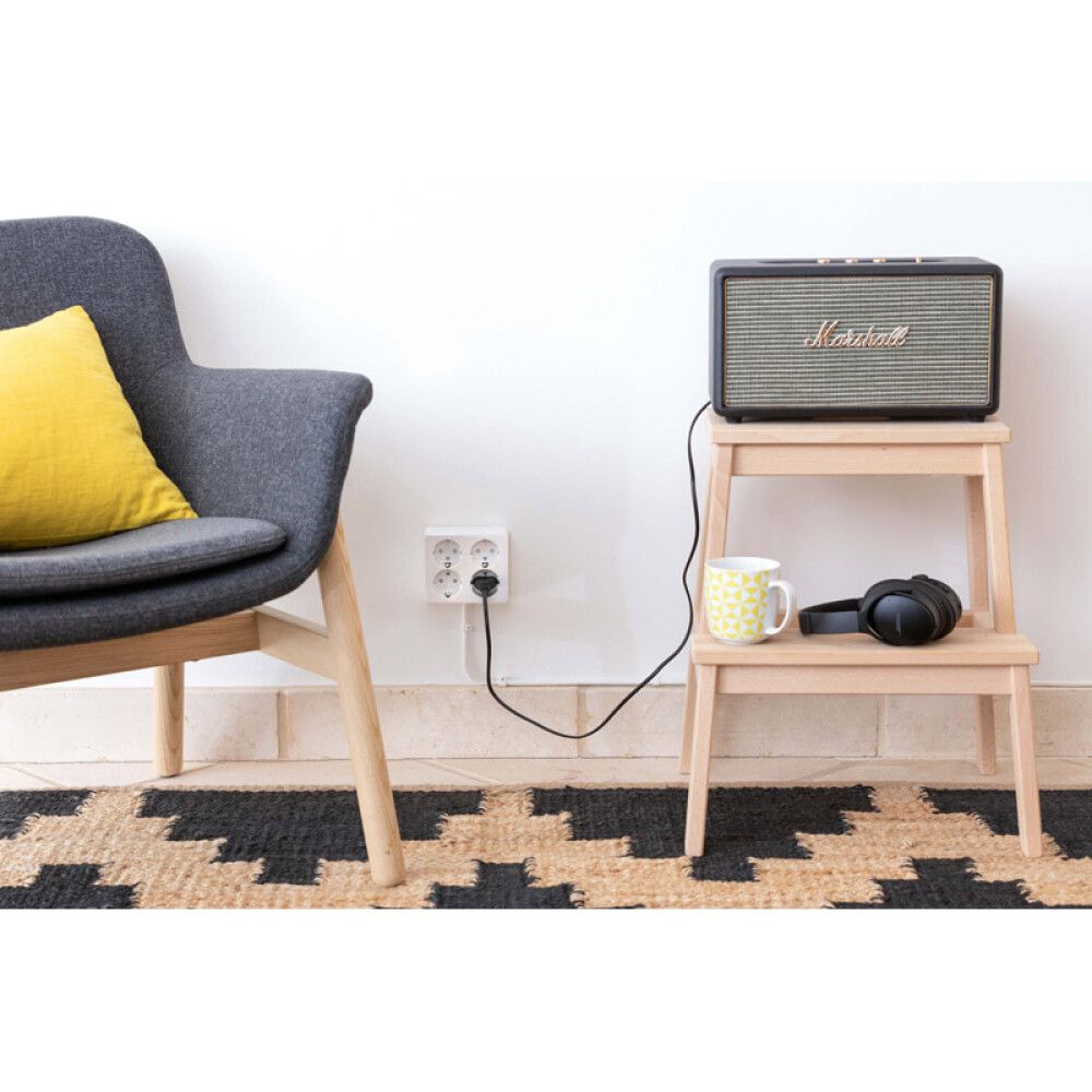 Pistorasia 4-os Schneider Electric Exxact Pinta-asennus