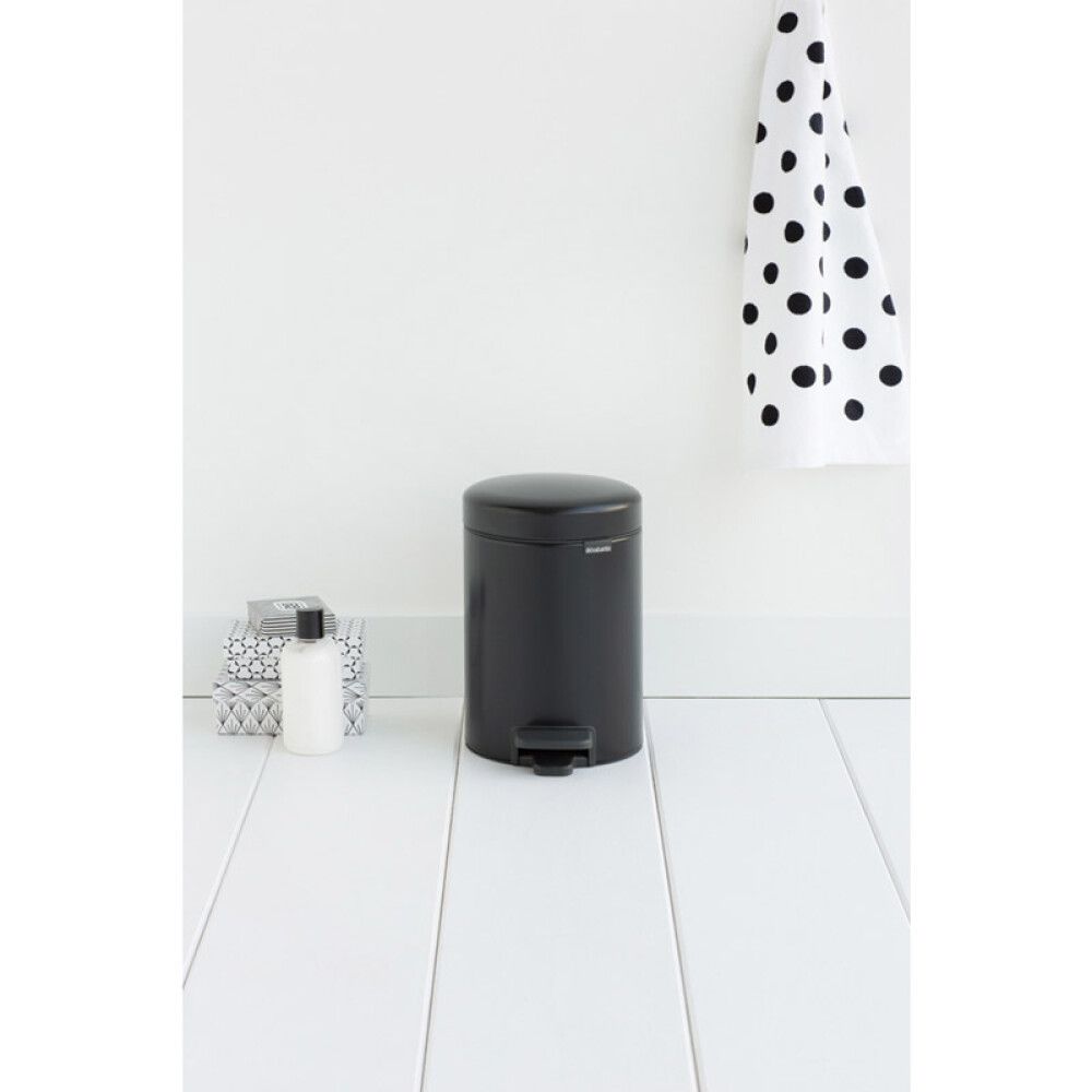 Roska-astia polkimella Brabantia Newicon Matt Black 3 l