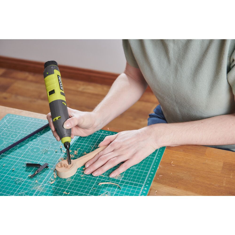 Kaiverrustaltta Ryobi USB Lithium RPC4-120G