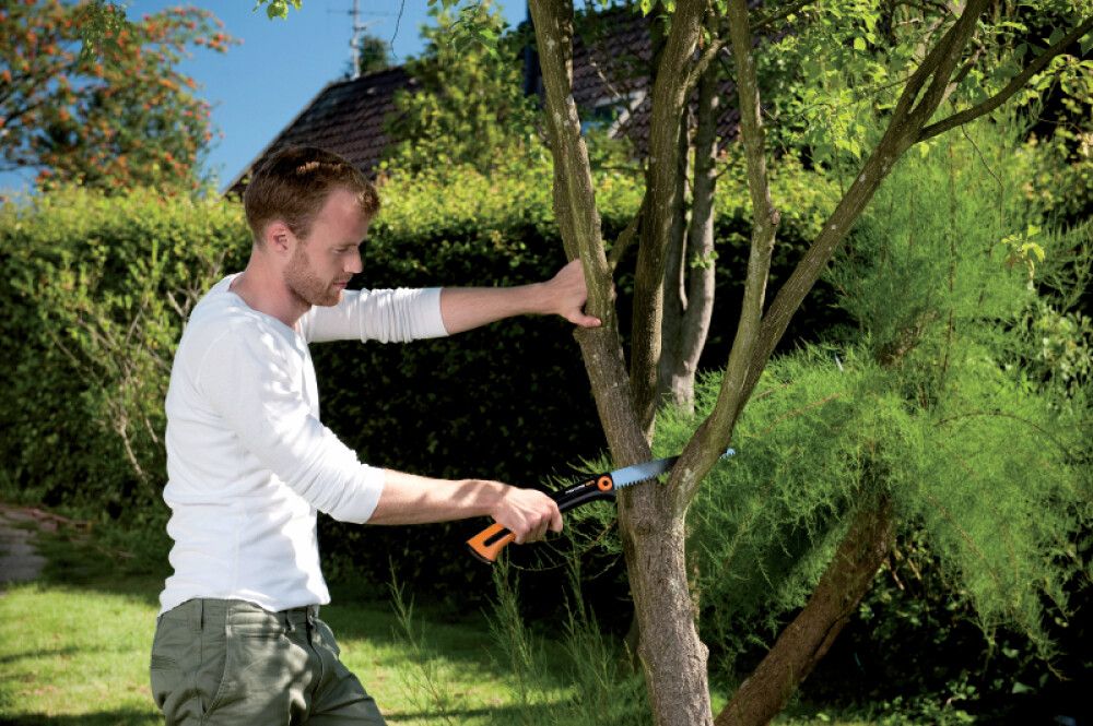 Iso Puutarhasaha Fiskars Xtract SW75