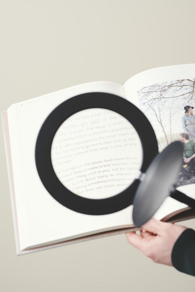 Lattiavalaisin Halo Design Magni musta 130 cm