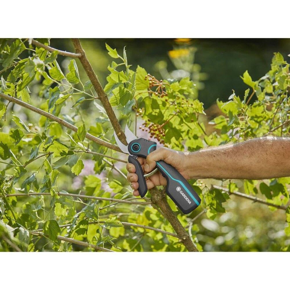 Akkuoksasakset Gardena AssistCut