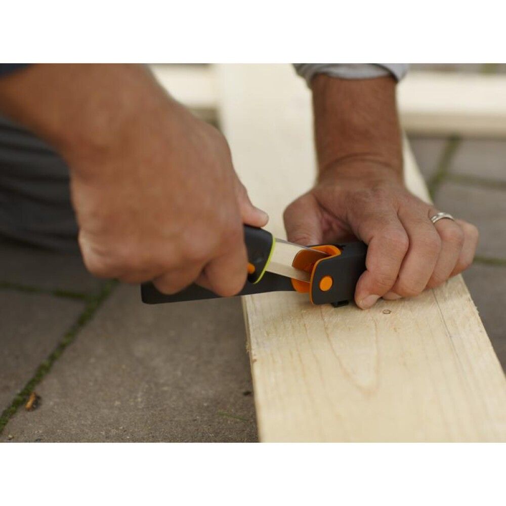 Kirvesmiehen puukko Fiskars