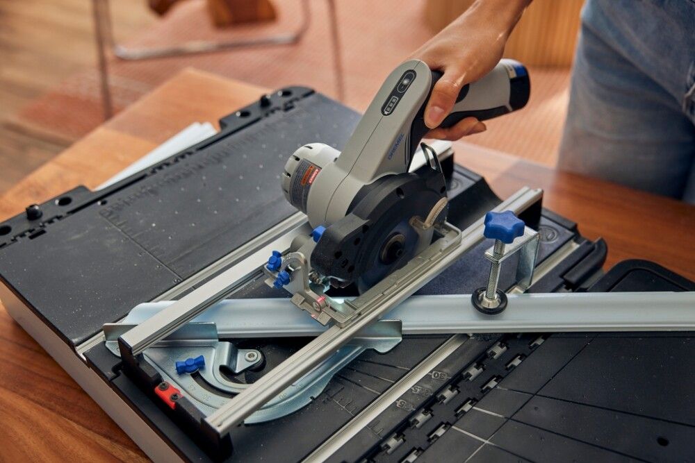 Kannettava sahausasema Dremel Blueprint CS12V-SC1