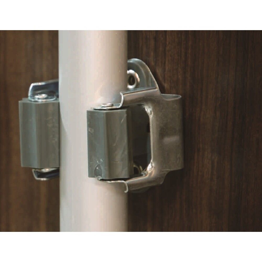 Koukku puutarhavälineille