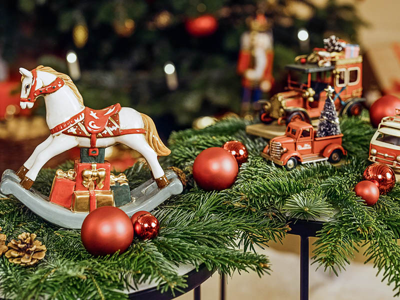 Joulukoristeet ovat k&auml;tev&auml; keino loihtia jouluista tunnelmaa kodin jokaiseen nurkkaan.